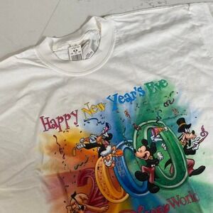 Vintage‎ Disney New Year's Eve millennium 2000/2001  T-Shirt Large  RARE